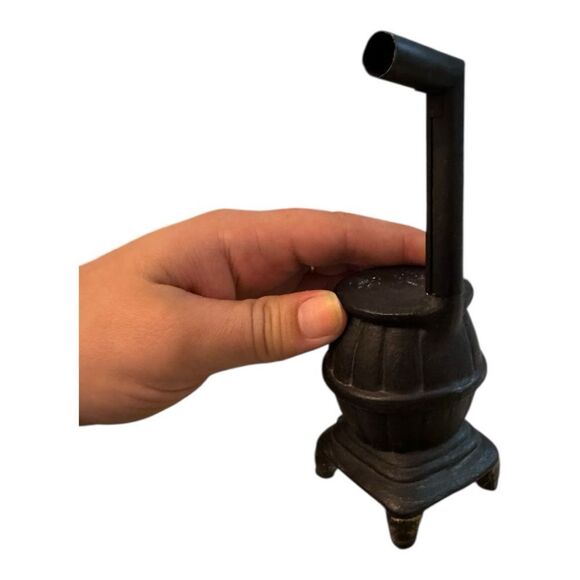 Dollhouse Miniature Pot Belly Stove - Picture 2 of 5